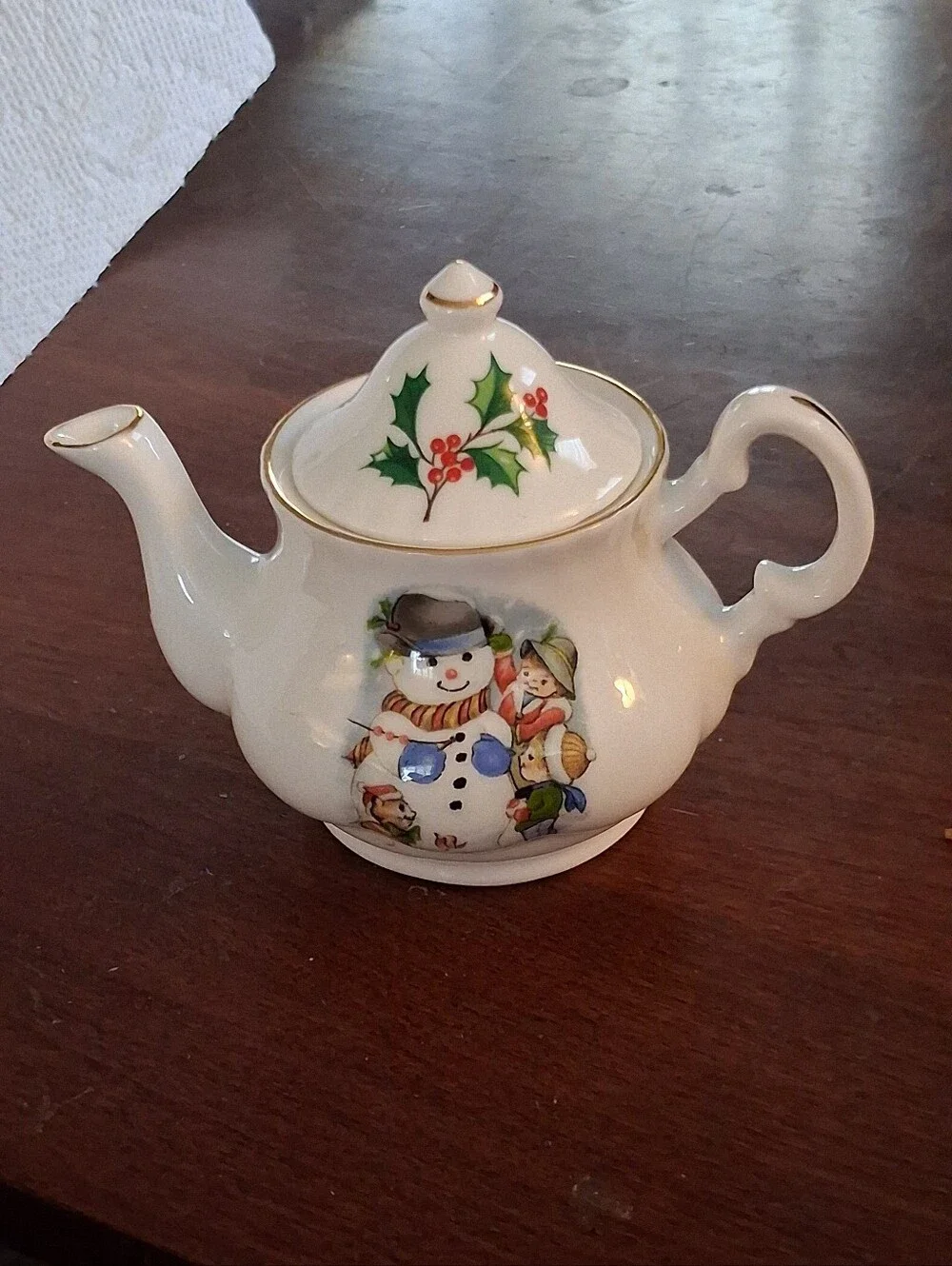 Miniature Teapot By Leonardo Canziani England Bone China Christmas Scenes